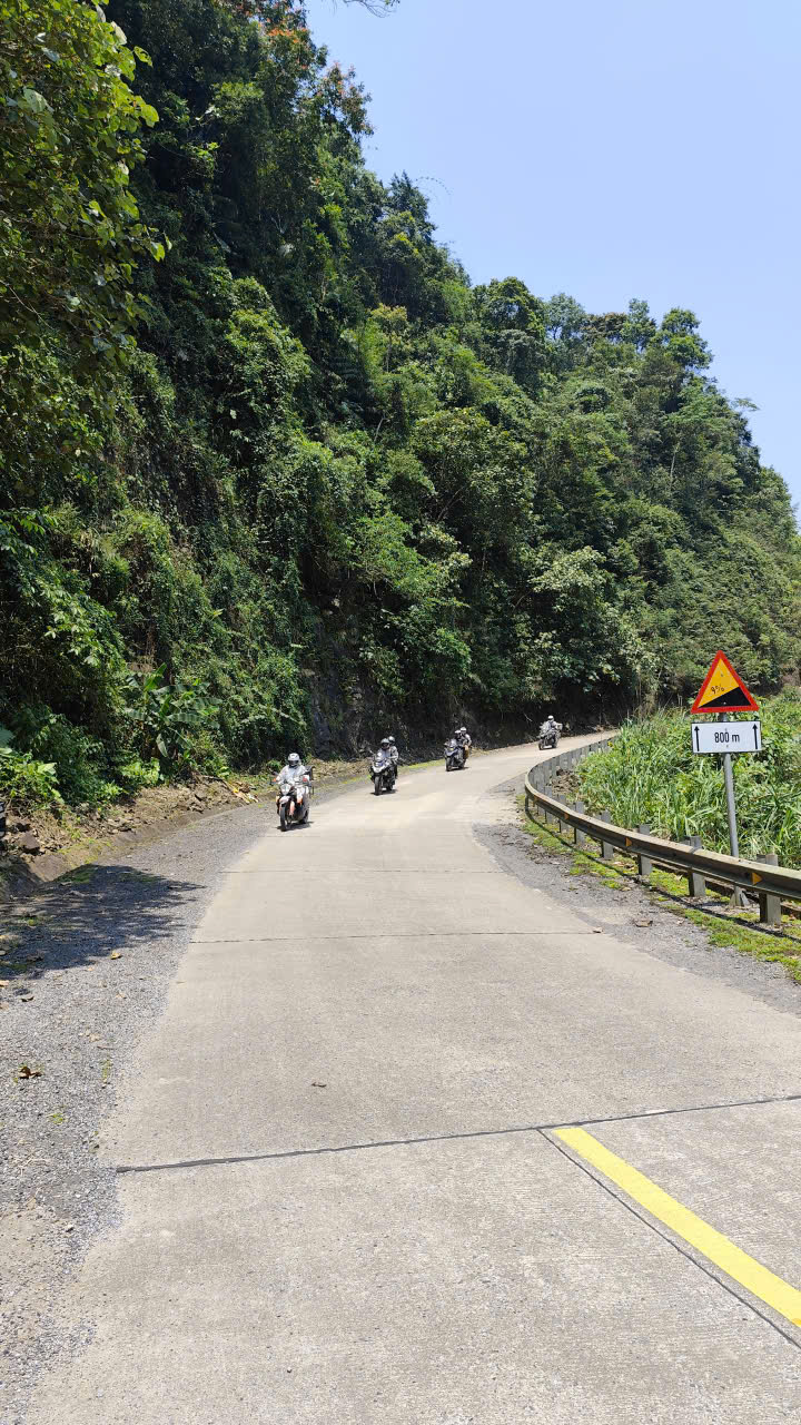 Guided Vietnam motorbike tour photo 3