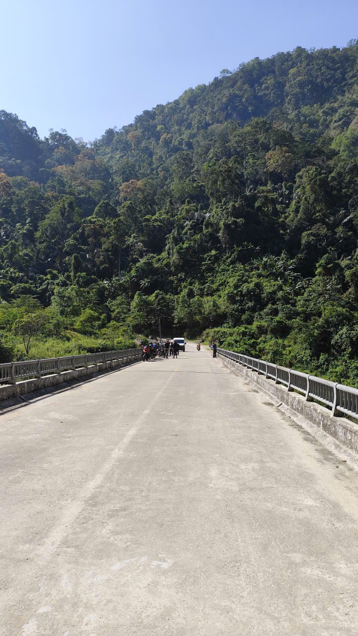 Guided Vietnam motorbike tour photo 7